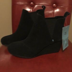 NWT TOMS black wedge bootie